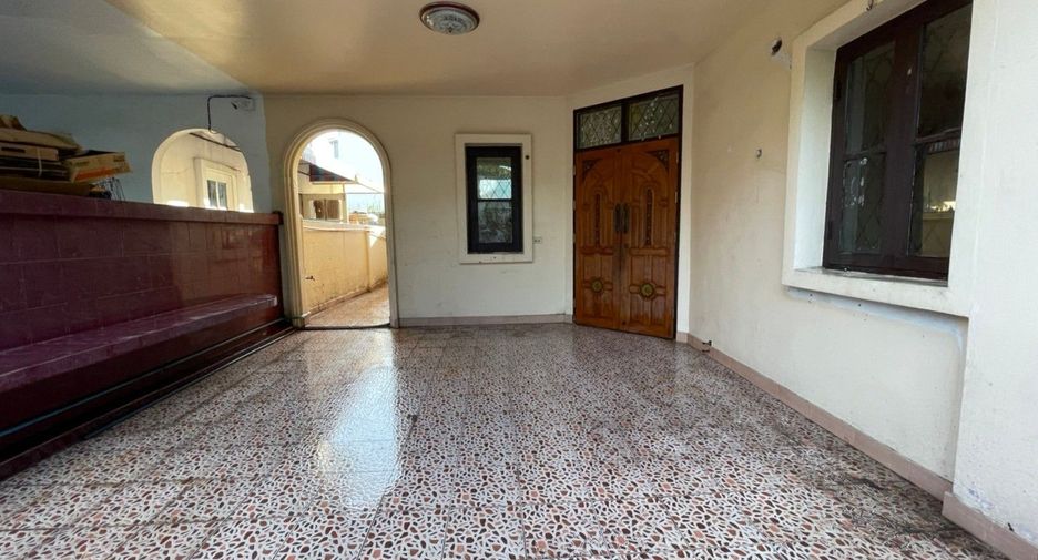Casa adosada en venta de estudio en Mueang Nonthaburi, Nonthaburi