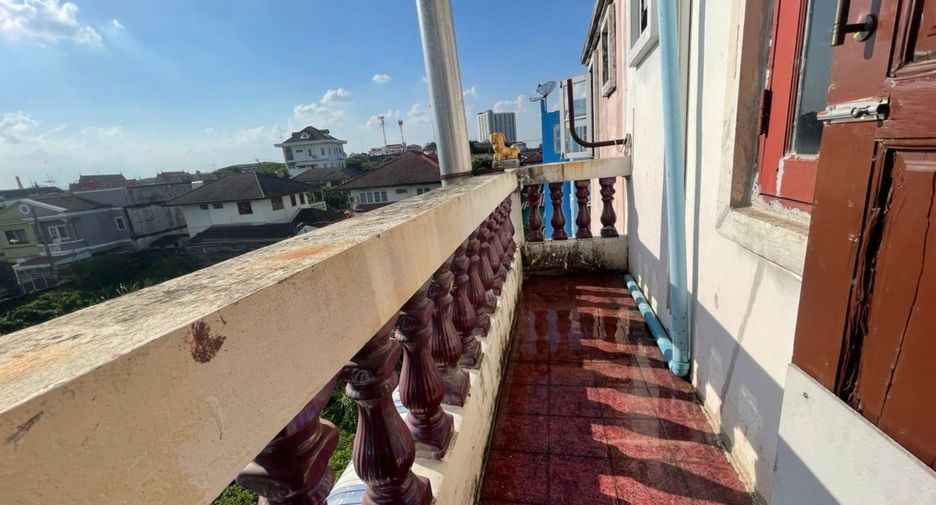 Casa adosada en venta de estudio en Mueang Nonthaburi, Nonthaburi