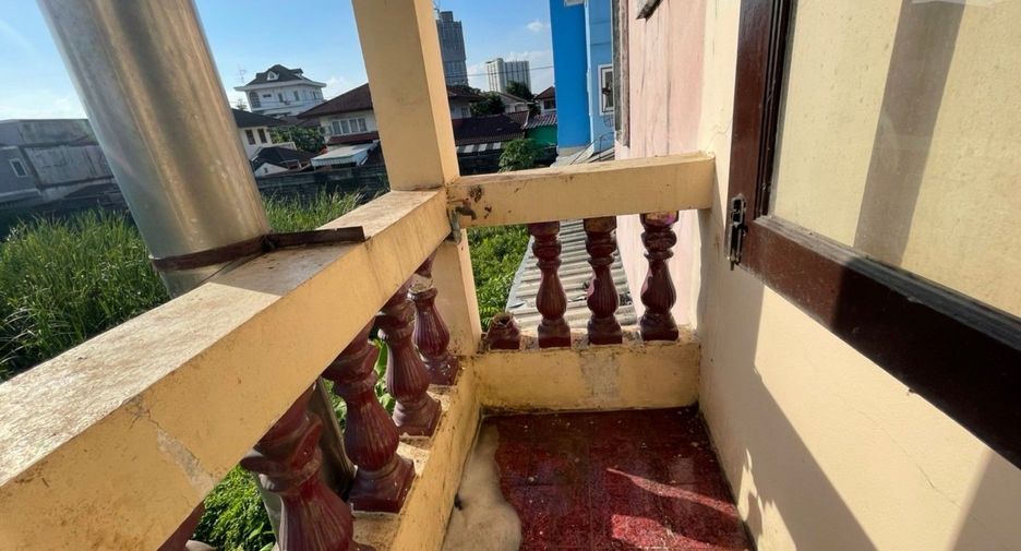 Casa adosada en venta de estudio en Mueang Nonthaburi, Nonthaburi