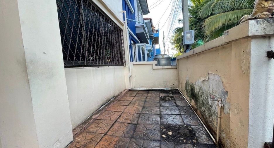 Casa adosada en venta de estudio en Mueang Nonthaburi, Nonthaburi