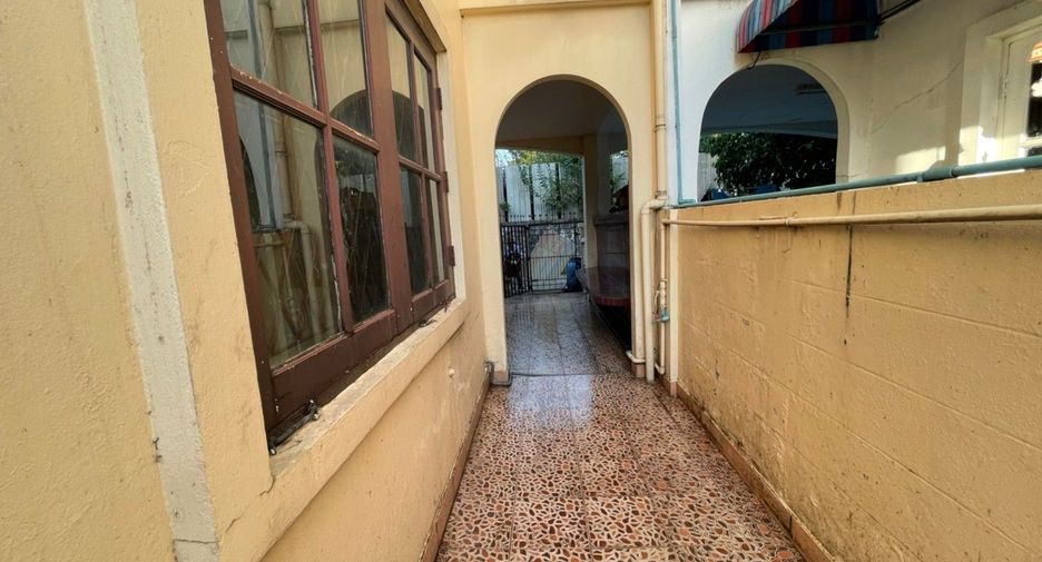 Casa adosada en venta de estudio en Mueang Nonthaburi, Nonthaburi