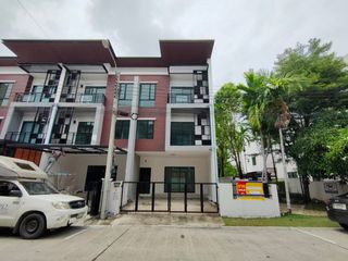 For sale studio townhouse in Prawet, Bangkok