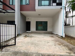 For sale studio townhouse in Prawet, Bangkok