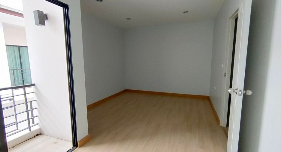 For sale studio townhouse in Prawet, Bangkok