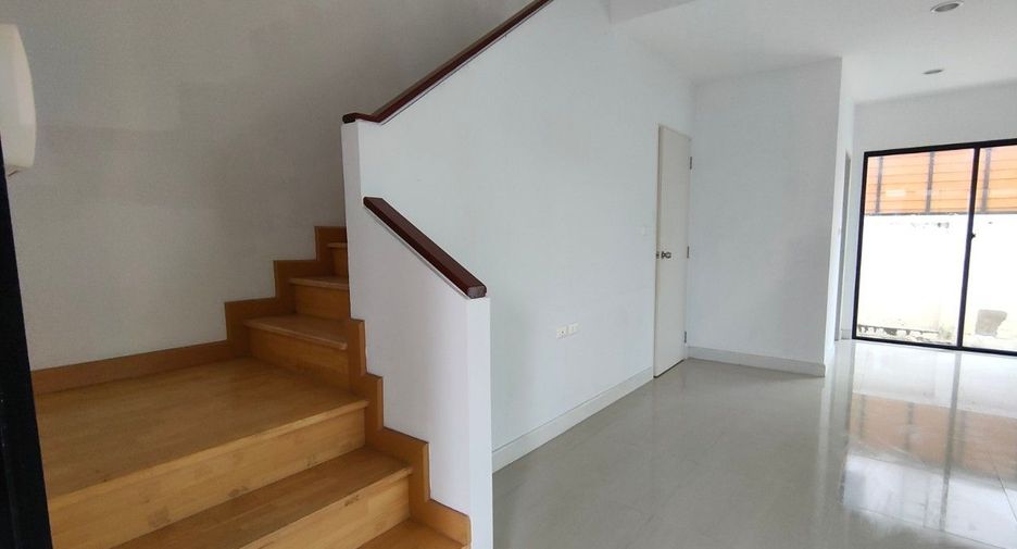 For sale studio townhouse in Prawet, Bangkok