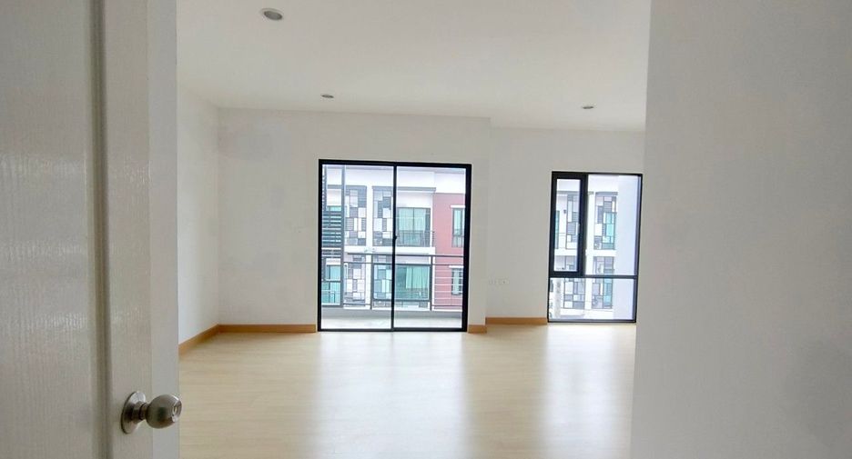 For sale studio townhouse in Prawet, Bangkok