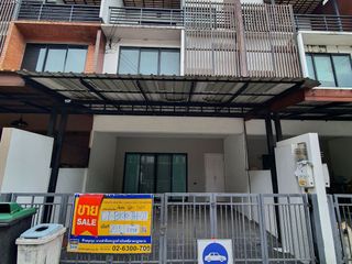Casa adosada en venta de estudio en Khan Na Yao, Bangkok