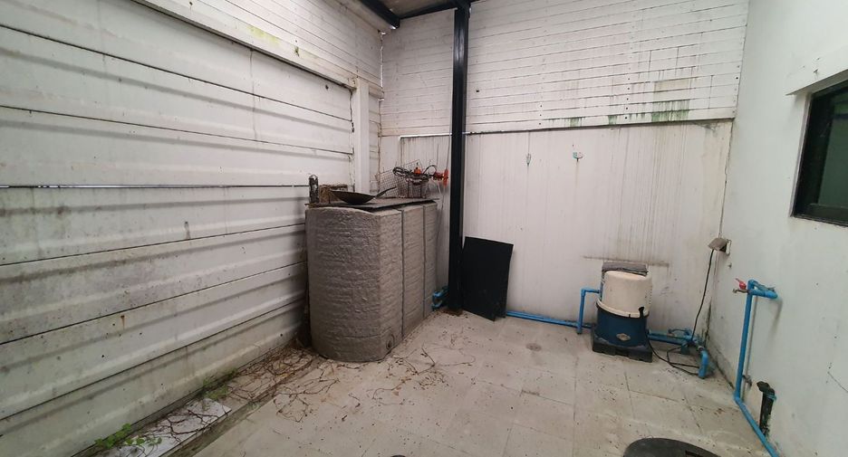 For sale studio townhouse in Khan Na Yao, Bangkok
