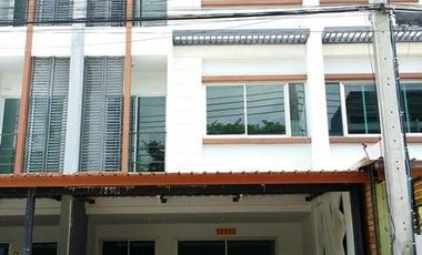 For sale studio townhouse in Lat Krabang, Bangkok