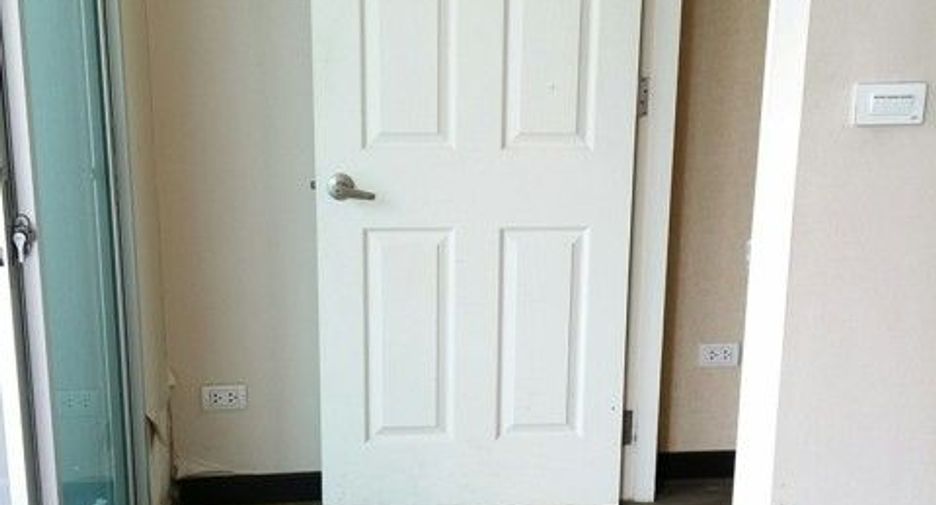 For sale studio townhouse in Lat Krabang, Bangkok