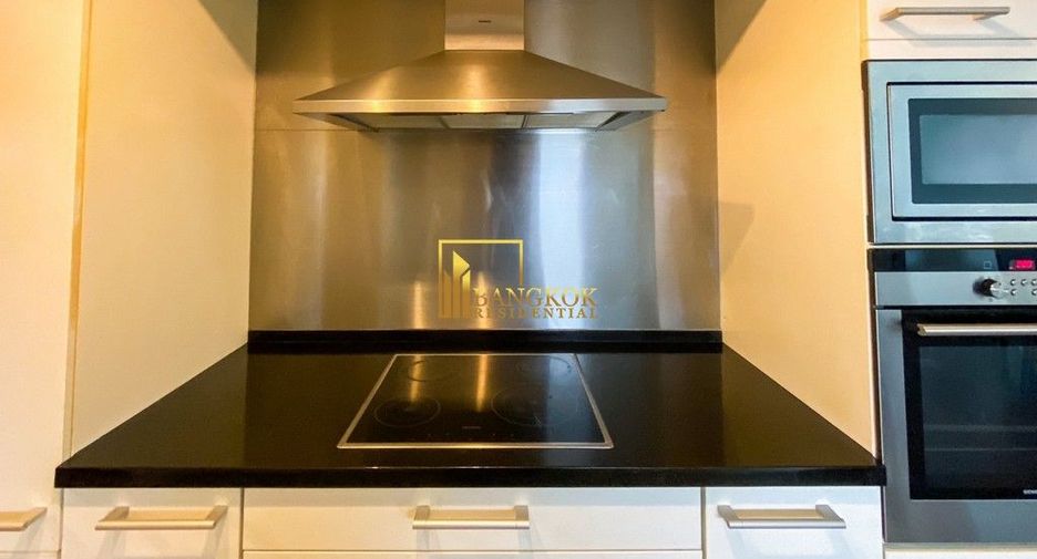 For rent 2 bedrooms condo in Pathum Wan, Bangkok