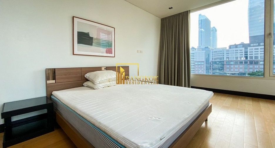 For rent 2 bedrooms condo in Pathum Wan, Bangkok