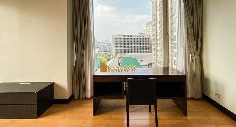 For rent 2 bedrooms condo in Pathum Wan, Bangkok