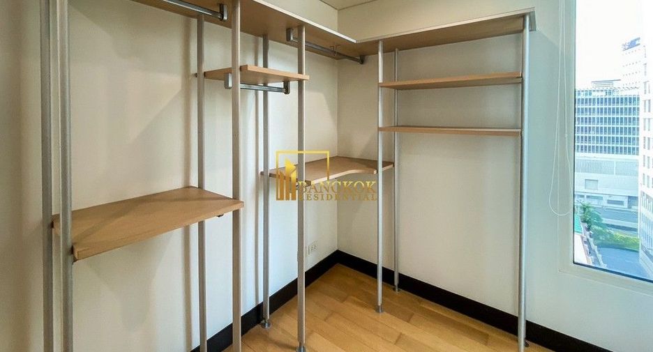 For rent 2 bedrooms condo in Pathum Wan, Bangkok