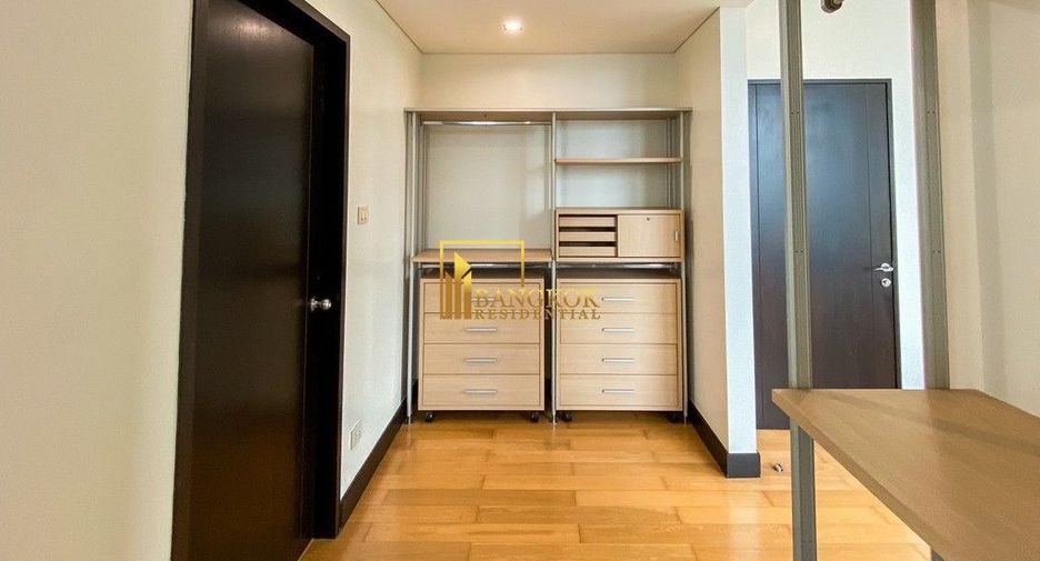 For rent 2 bedrooms condo in Pathum Wan, Bangkok