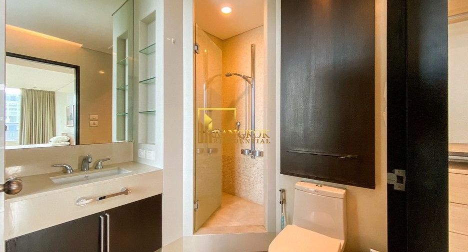 For rent 2 bedrooms condo in Pathum Wan, Bangkok