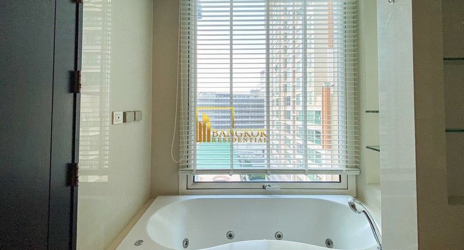 For rent 2 bedrooms condo in Pathum Wan, Bangkok
