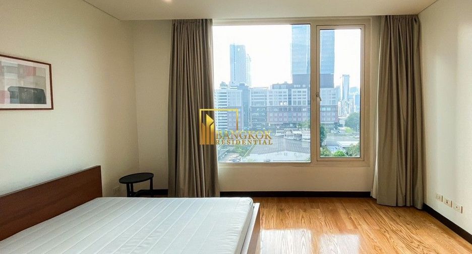 For rent 2 bedrooms condo in Pathum Wan, Bangkok