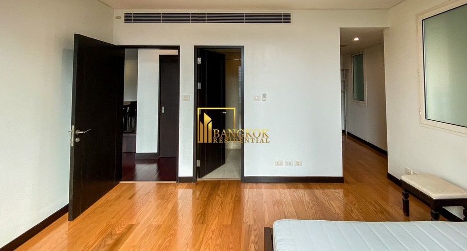 For rent 2 bedrooms condo in Pathum Wan, Bangkok