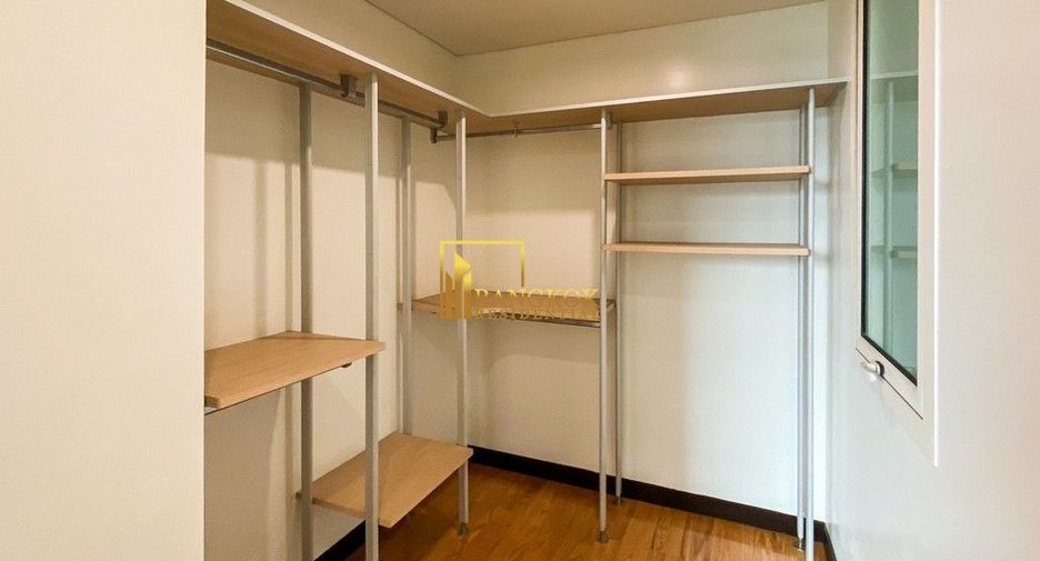 For rent 2 bedrooms condo in Pathum Wan, Bangkok