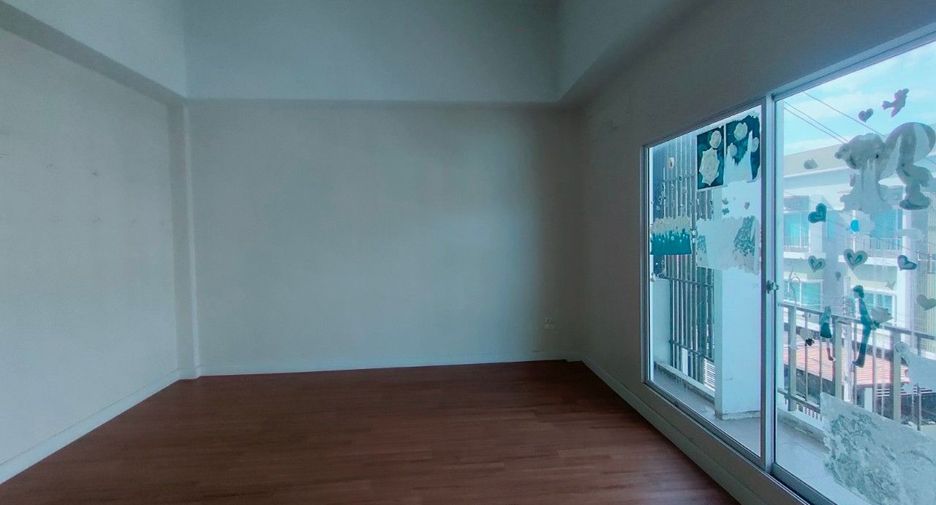 For sale スタジオ townhouse in Saphan Sung, Bangkok