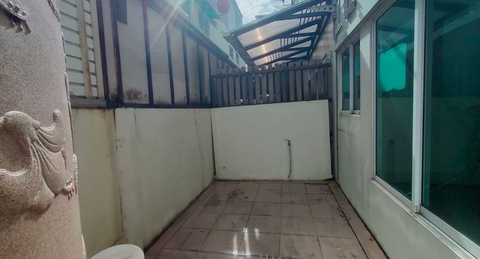 For sale スタジオ townhouse in Saphan Sung, Bangkok