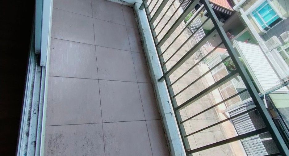 For sale スタジオ townhouse in Saphan Sung, Bangkok