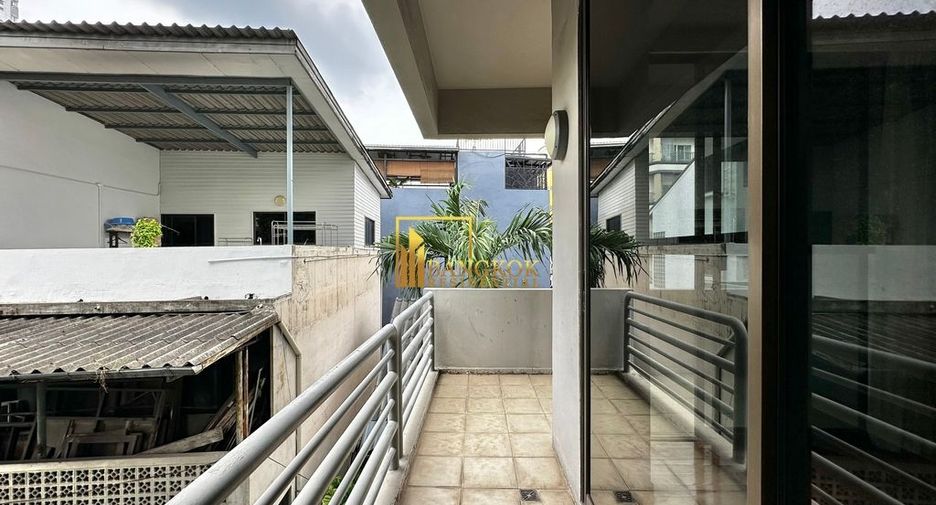 ให้เช่า 2 ห้องนอน คอนโด ใน คลองเตย, กรุงเทพฯ