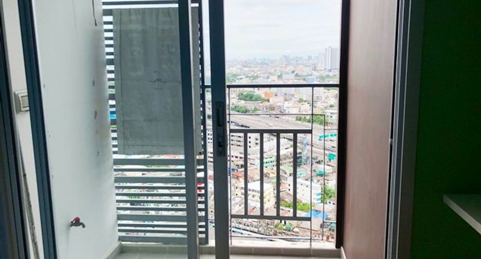 For sale studio condo in Yan Nawa, Bangkok
