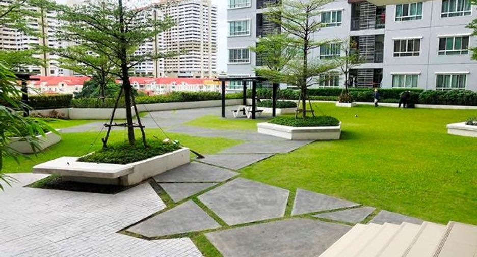For sale studio condo in Yan Nawa, Bangkok