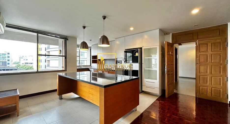 Apartamento en alquiler de 3 habitaciones en Khlong Toei, Bangkok