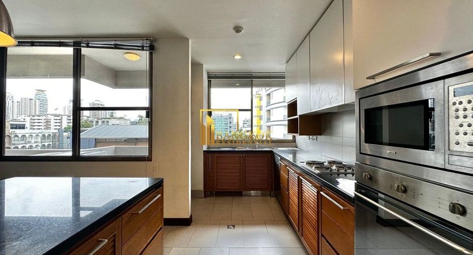 Apartamento en alquiler de 3 habitaciones en Khlong Toei, Bangkok