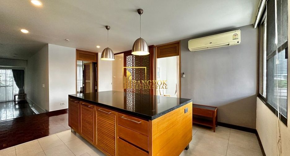 Apartamento en alquiler de 3 habitaciones en Khlong Toei, Bangkok