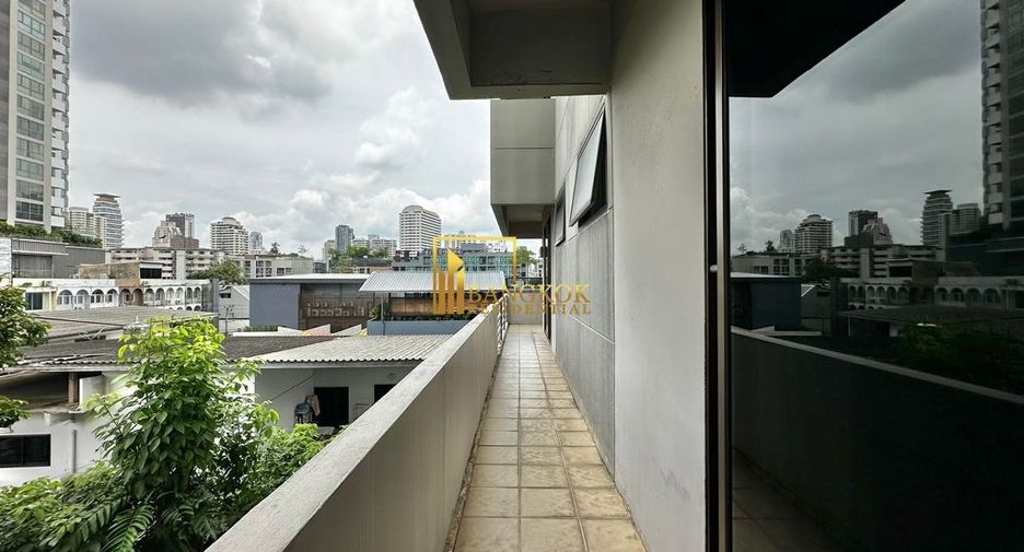 Apartamento en alquiler de 3 habitaciones en Khlong Toei, Bangkok