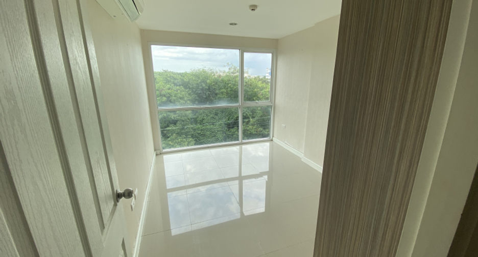 For sale studio condo in Bang Na, Bangkok