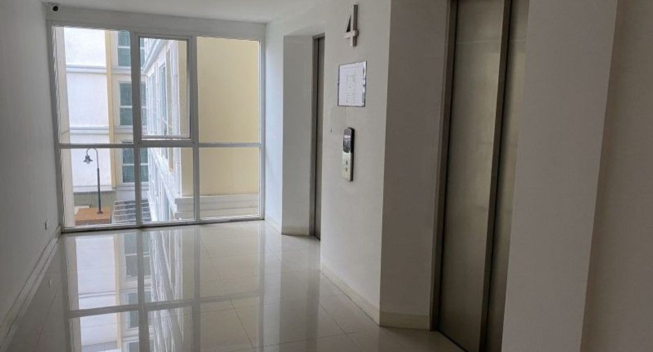 For sale studio condo in Bang Na, Bangkok