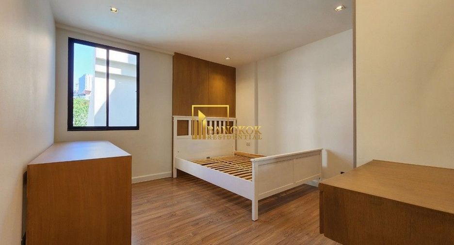 Reihenhaus zur Miete mit 3 Zimmer in Watthana, Bangkok