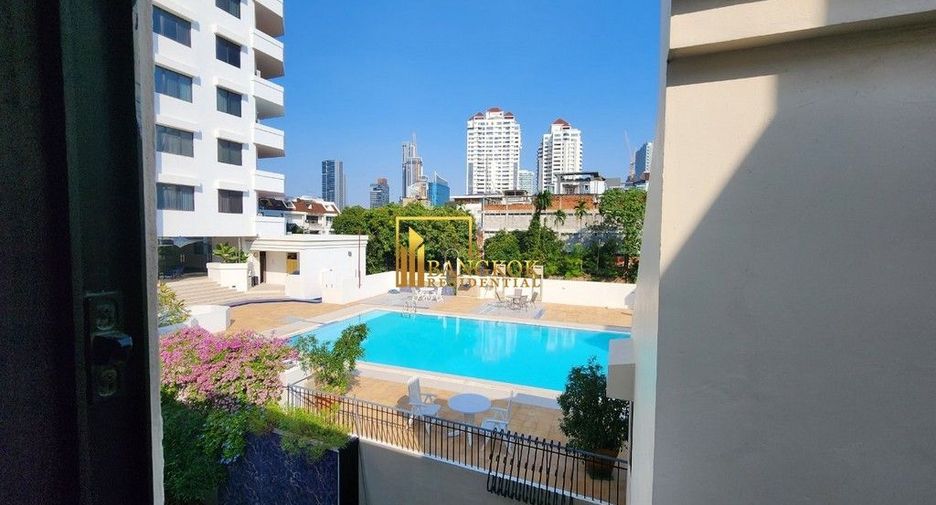 Reihenhaus zur Miete mit 3 Zimmer in Watthana, Bangkok