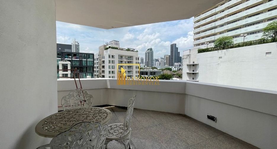 À louer 2 chambres condo à Watthana, Bangkok