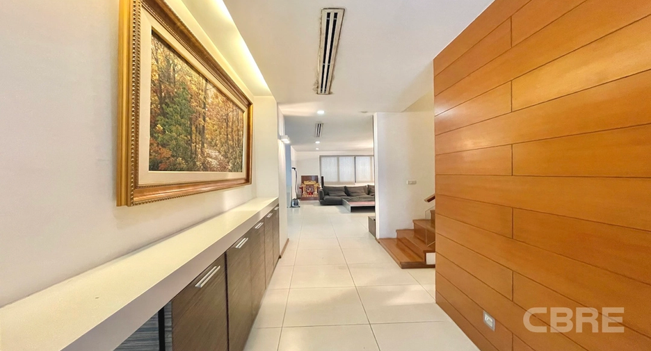 For sale 5 bedrooms house in Watthana, Bangkok