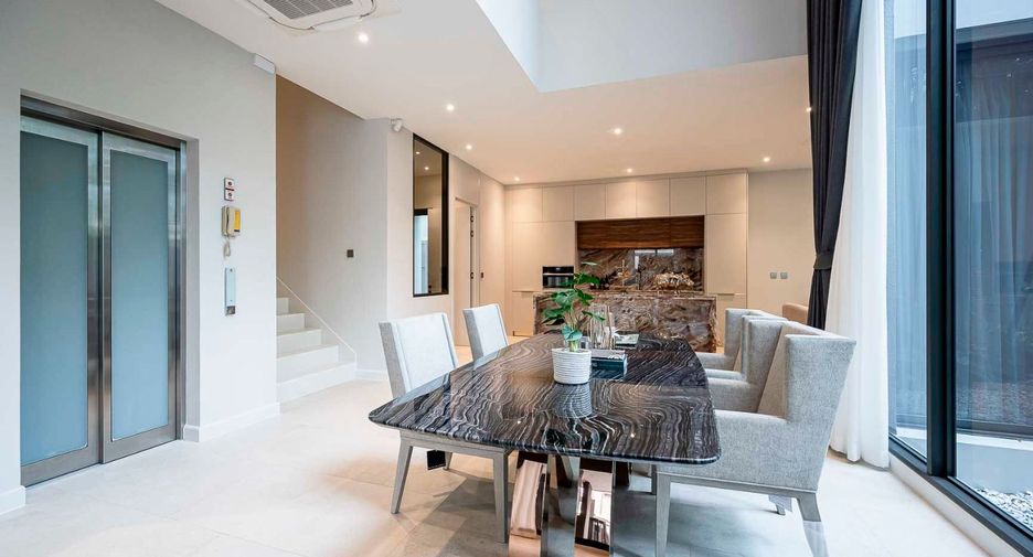 For rent 4 Beds house in Suan Luang, Bangkok