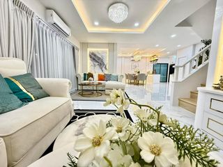 For sale 5 bed house in Ban Bueng, Chonburi