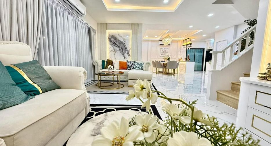 For sale 5 bed house in Ban Bueng, Chonburi