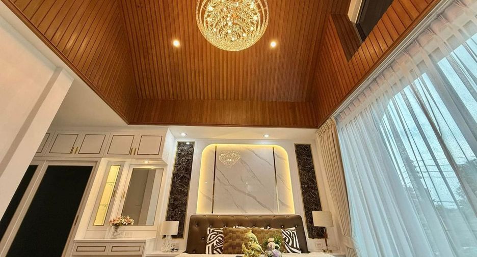 For sale 5 bed house in Ban Bueng, Chonburi