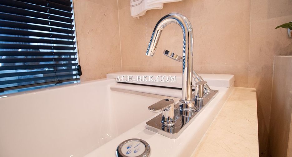 For rent and for sale 2 bedrooms condo in Khlong Toei, Bangkok
