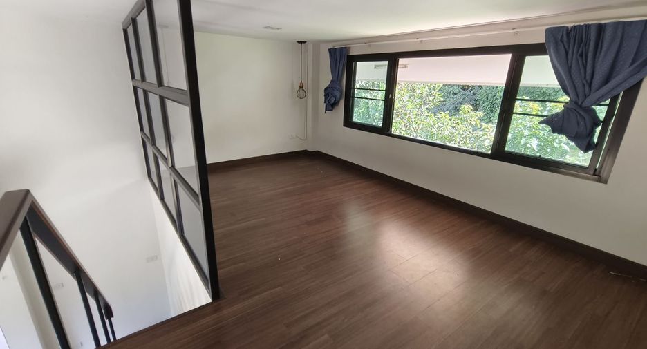 For rent and for sale 4 bedrooms house in San Kamphaeng, Chiang Mai