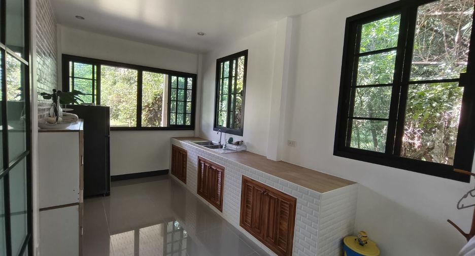 For rent and for sale 4 bedrooms house in San Kamphaeng, Chiang Mai