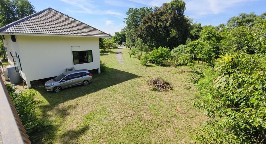 For rent and for sale 4 bedrooms house in San Kamphaeng, Chiang Mai