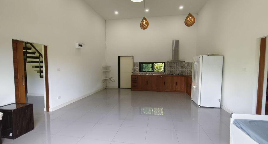 For rent and for sale 4 bedrooms house in San Kamphaeng, Chiang Mai