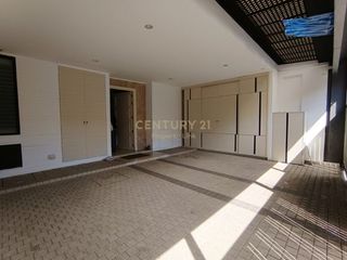 Продажа 2 спальни таунхаус в Щаттхана, Бангкок